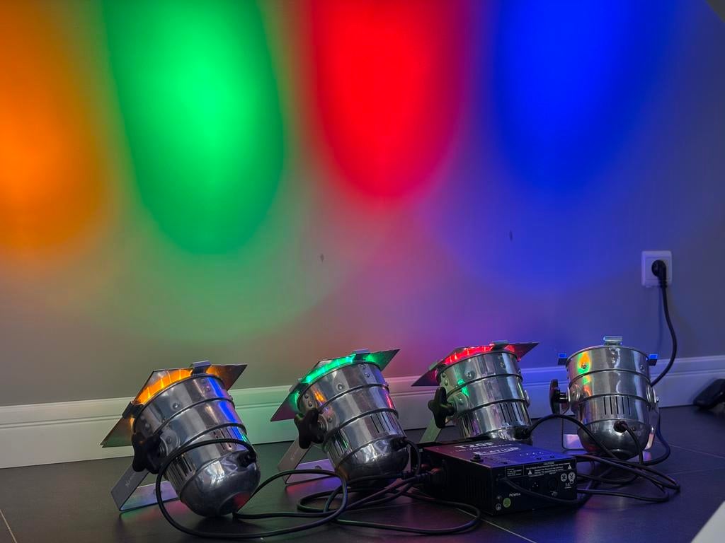 Volledige set verlichting met DJ controller - dj-set, Enlèvement, Comme neuf, Autres types, Couleur