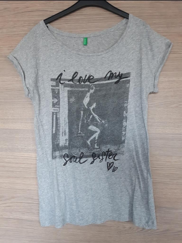 T-shirt gris et noir Benetton taille XS, Vêtements | Femmes, Manches courtes, Gris, Enlèvement ou Envoi, Comme neuf