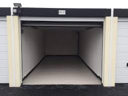Gezocht garagebox voor stalling auto in Lanaken