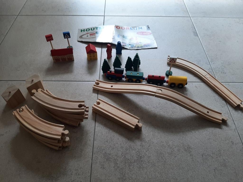 Houten trein en spoor, Ophalen of Verzenden, Zo goed als nieuw