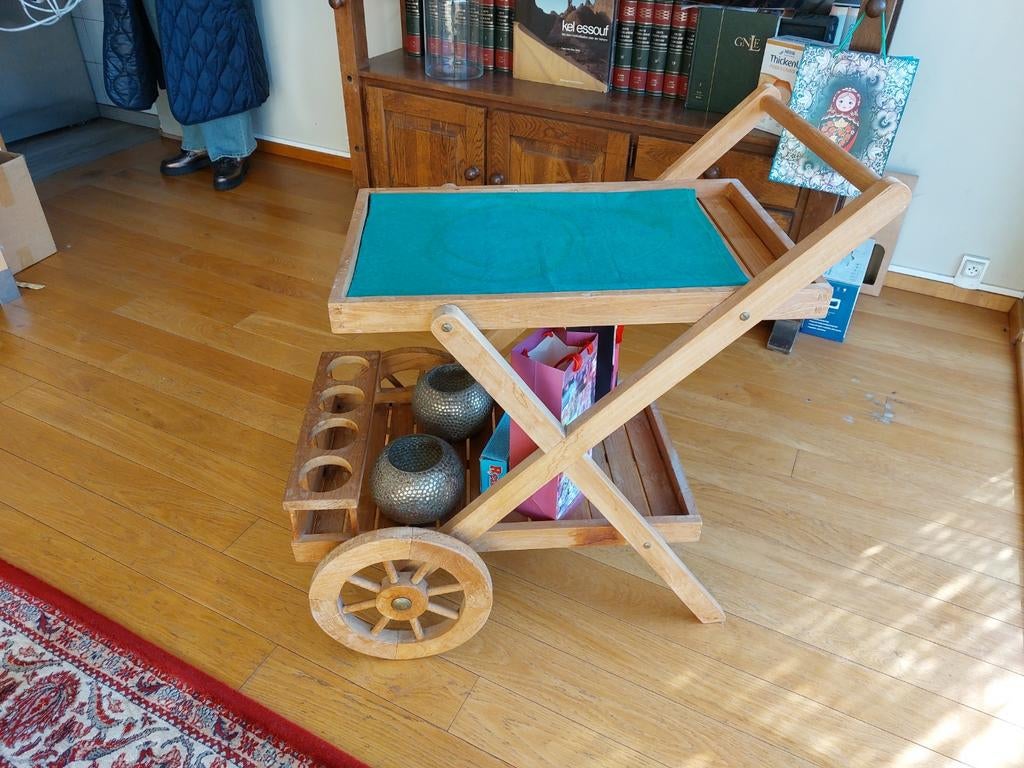 Teak bijzettafel op wielen, Ophalen