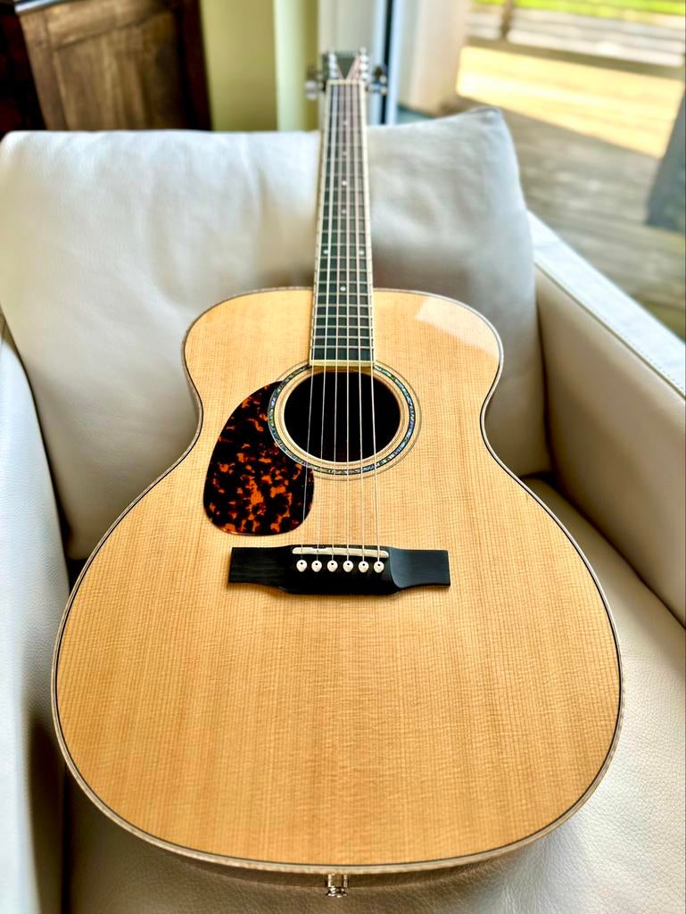 Larriée OM-09 Elektro-akoestisch linkshandig, Ophalen of Verzenden, Zo goed als nieuw