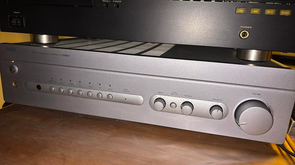NAD C320BEE Amplificateur Hi-Fi, Audio, Tv en Foto, Ophalen, Zo goed als nieuw
