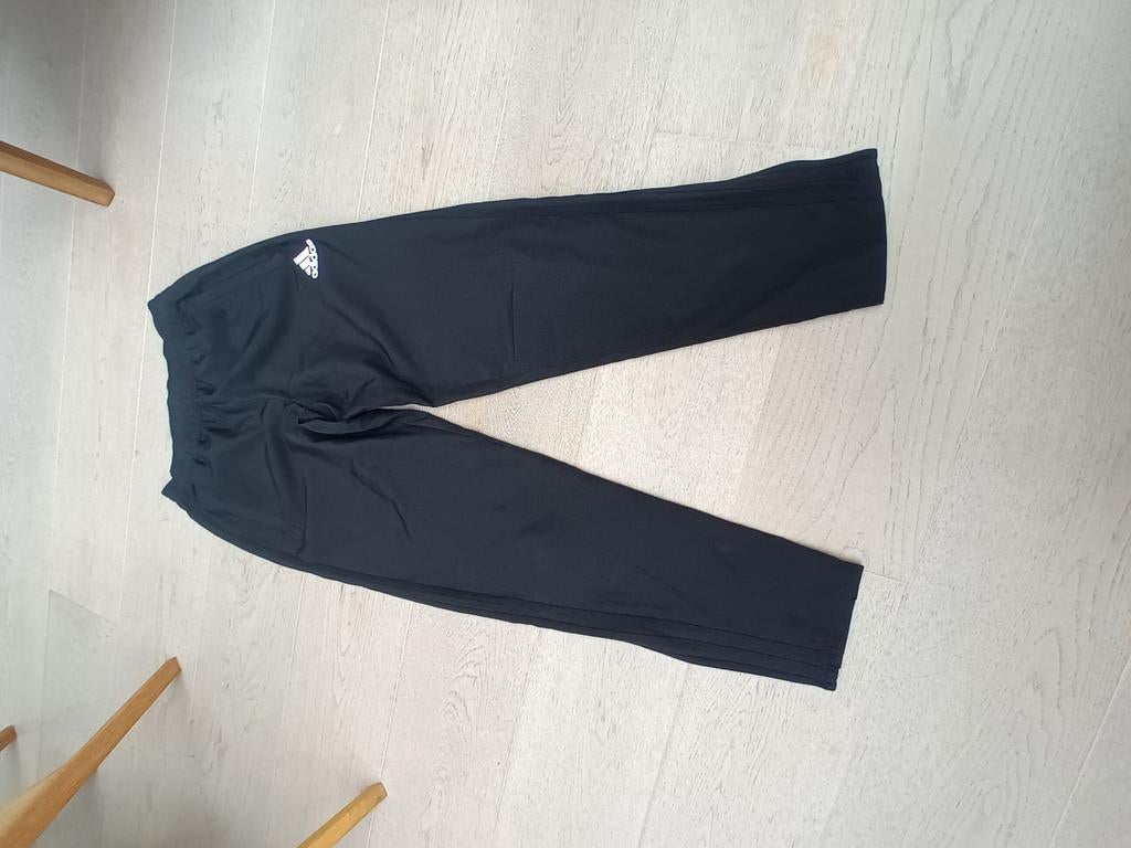 Training adidas, Enlèvement, Porté, Taille 46 (S) ou plus petite