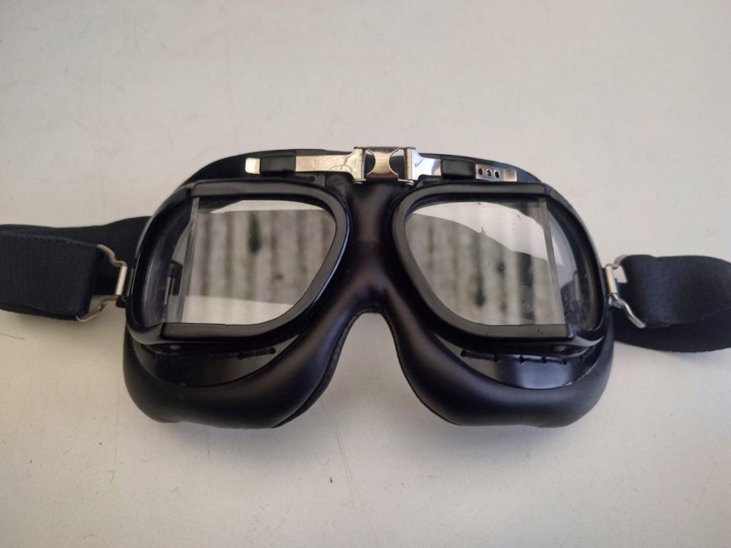 Goggles, Verzenden