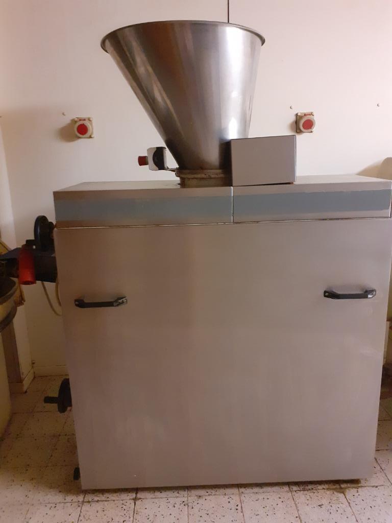 BOULANGERIE peseuse volumétrique GOSTOL excellent état, Articles professionnels, Enlèvement, Utilisé, Autres types