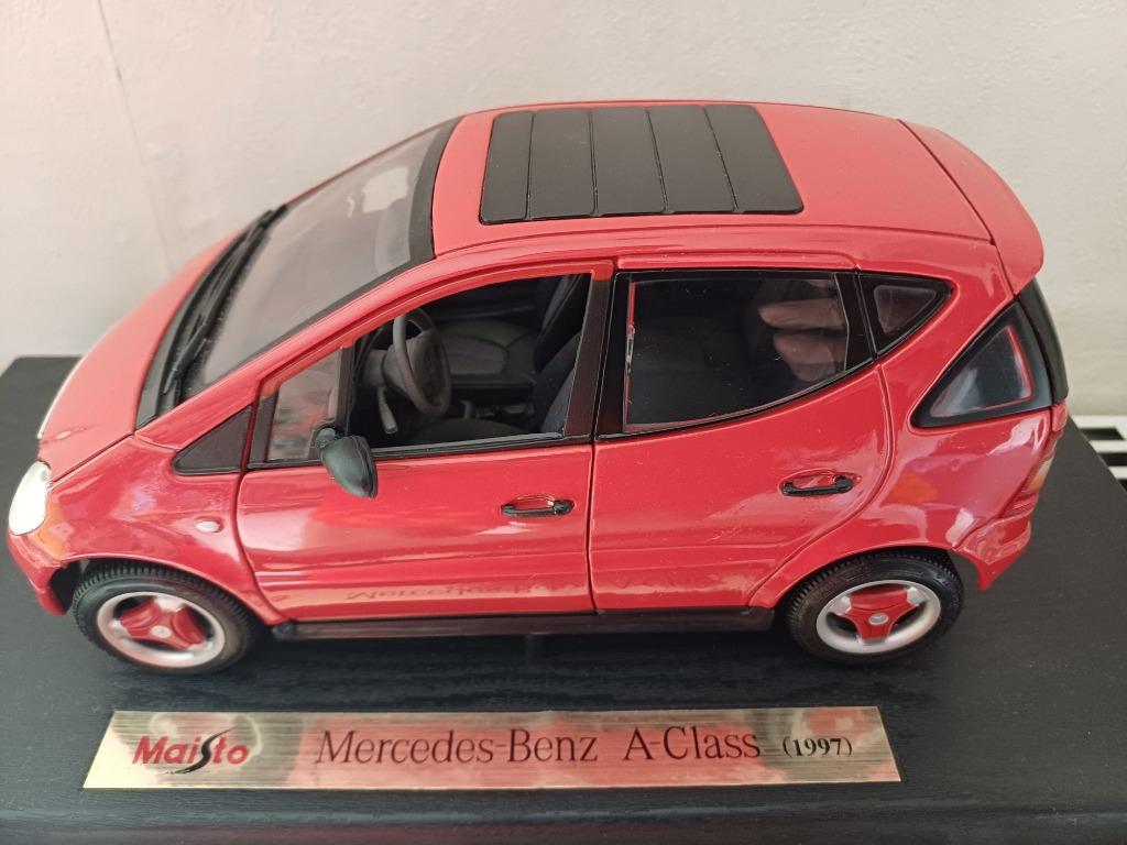 Mercedes Benz A Class 1997, Maisto schaal 1/18, Ophalen, Zo goed als nieuw, Auto, Maisto