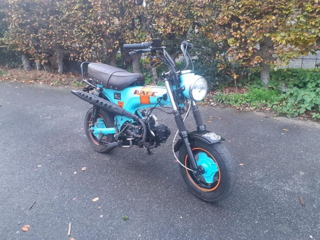 skyteam dax blauw klasse a, Tourisme, Jusqu'à 11 kW, 1 cylindre, 49 cm³