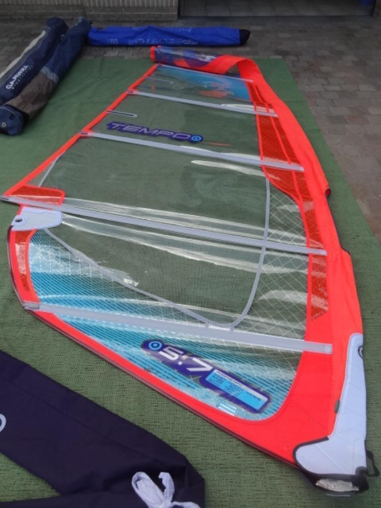 3 zeilen 3 masten 1 giek mastvoeten vinnen, Watersport en Boten, Ophalen, Zo goed als nieuw, Complete set