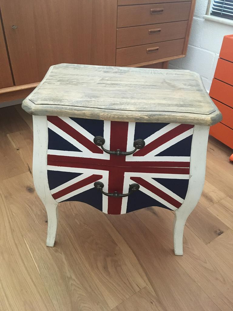 2 massieve nachtkastjes union jack, Ophalen, 55 tot 70 cm, Zo goed als nieuw, 45 tot 65 cm