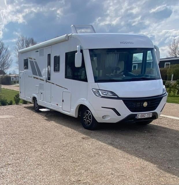 Fiat Mooveo INT74QB - 180pk - Zo goed als nieuw (ca.7.000km), Caravans en Kamperen, Mobilhomes, Bedrijf, tot en met 4, Integraal