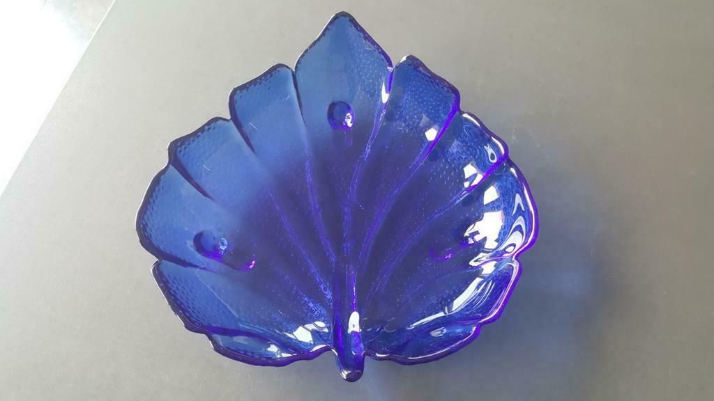 Blauwe glazen fruitschaal, Antiek en Kunst, Ophalen