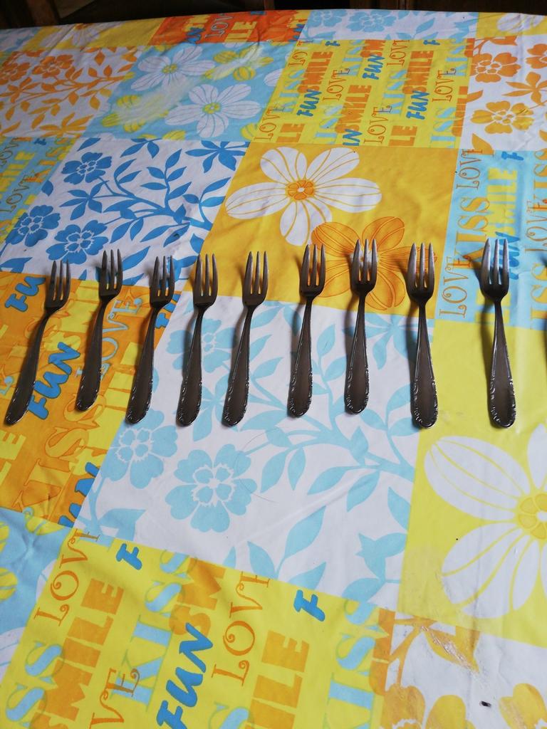 10 fourchettes à dessert. Inox 18., Huis en Inrichting, Keuken | Bestek, Ophalen of Verzenden, Zo goed als nieuw