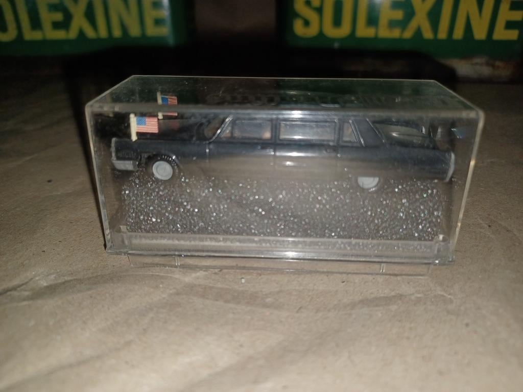 Cadillac 1/87 Praline in nieuwstaat, Ophalen of Verzenden