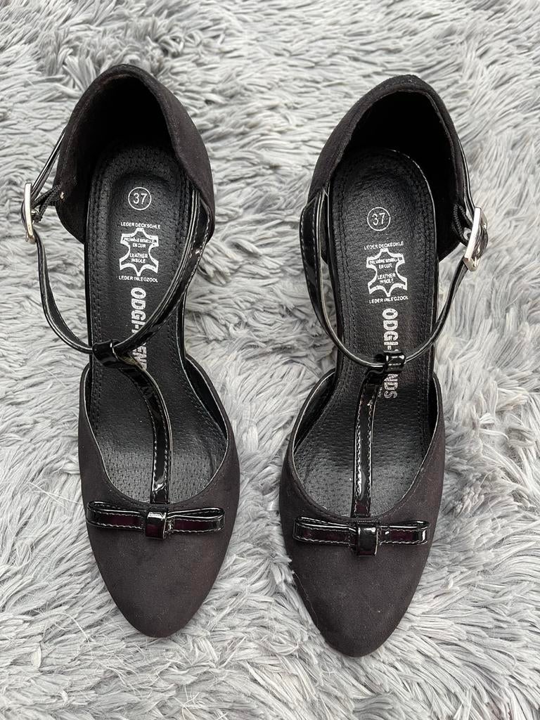 Zwarte pump met strik - maat 37 - zwart, Kleding | Dames, Pumps, Zwart, Nieuw, Ophalen of Verzenden