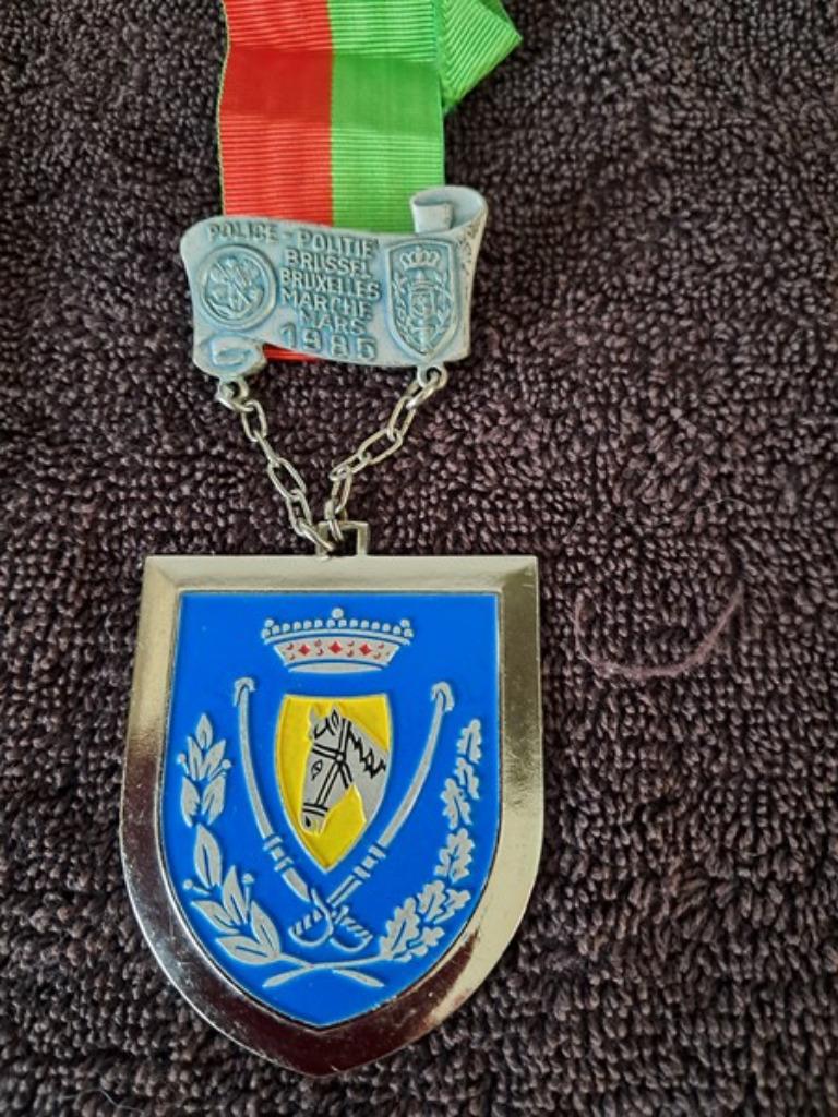 medaille van de mars van de  Brusselse politie, Verzamelen, Ophalen of Verzenden, Overige soorten, Lintje, Medaille of Wings