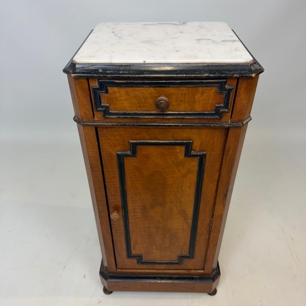 Table de chevet ancienne, 70 cm ou plus, Enlèvement ou Envoi, Moins de 45 cm, Utilisé
