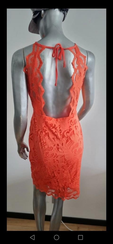 Koraalrood kanten kleed  met open rug maat M, Kleding | Dames, Ophalen of Verzenden, Nieuw, Maat 38/40 (M)