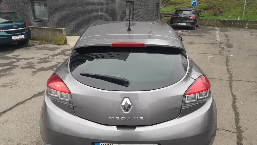 Renault megane, Autos, Argent ou Gris, Achat, Boîte manuelle, Noir