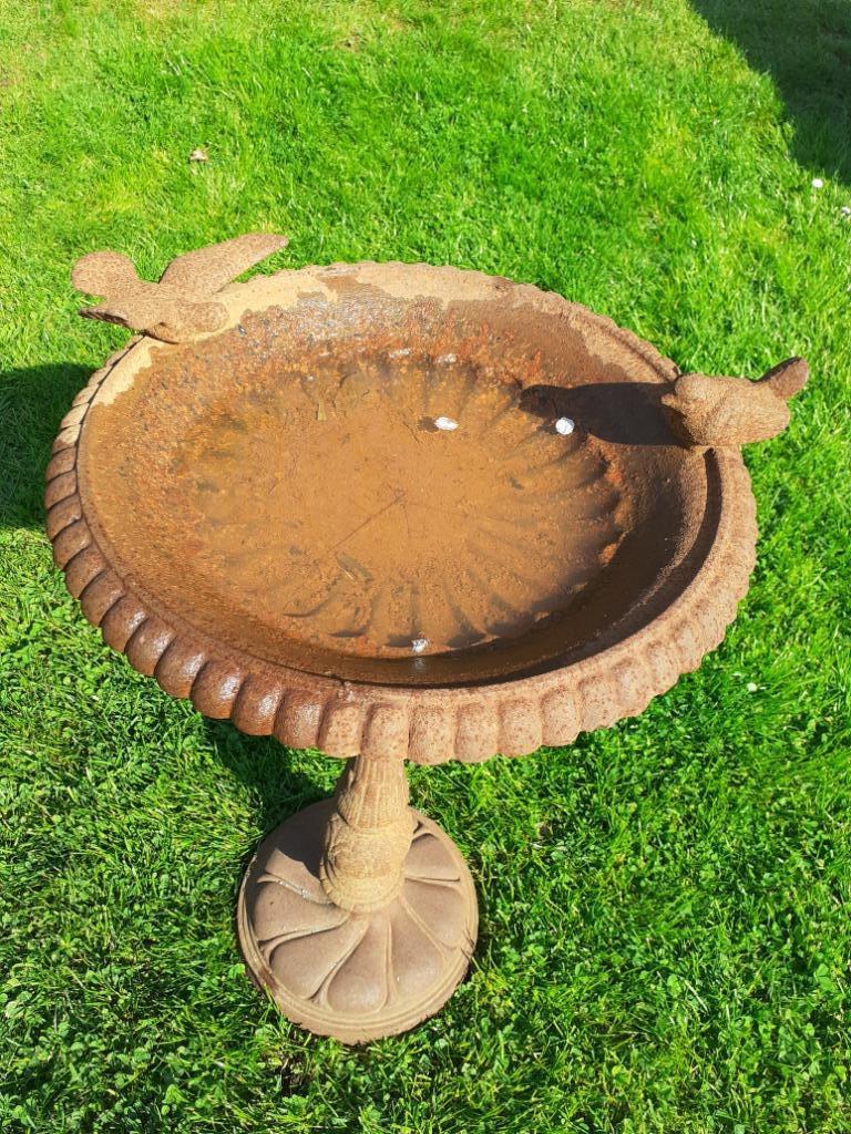 PRACHTIG GEPATINEERD GIETIJZEREN VOGELBAD, Tuin en Terras, Ophalen of Verzenden, Nieuw