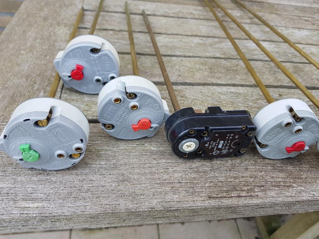 Thermostaat en verwarmingselementen, Doe-het-zelf en Bouw, Ophalen, Zo goed als nieuw