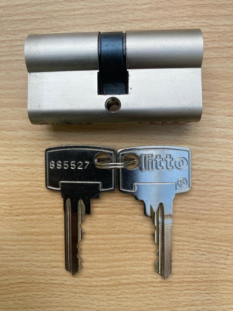 Cylindre profilé Litto en laiton nickelé 60 30-30 mm, Bricolage & Construction, Envoi, Neuf, Métal, Porte extérieure