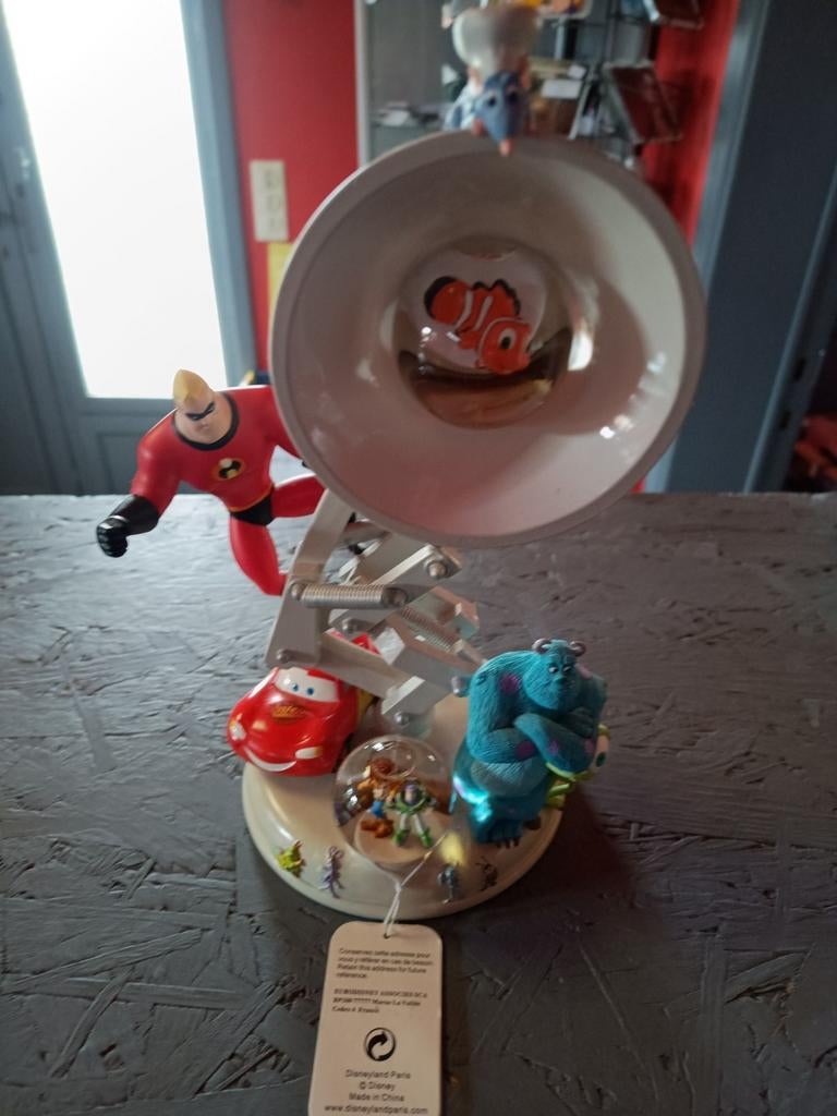Disney' s Pixar snow globe, Verzamelen, Ophalen, Zo goed als nieuw