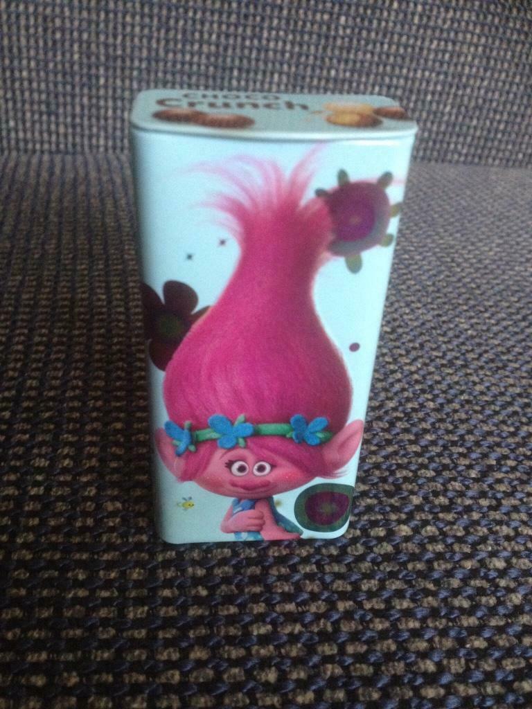 Trolls blikje metaal met reliëf choco crunch leeg trol, Enlèvement ou Envoi, Comme neuf, Autre, Autres marques