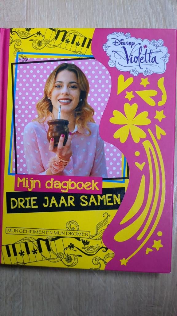 Violetta Mijn dagboek - drie jaar samen, Ophalen of Verzenden