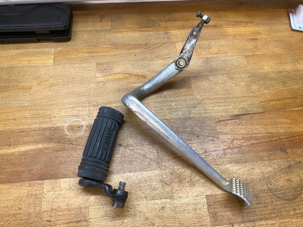 BMW pose pied + pédale complet Droit R100 R90 R80 R75 R65 60, Motos, Pièces | BMW, Enlèvement ou Envoi, Utilisé