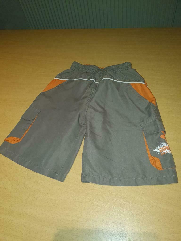 korte sportieve broeken - maat 128, Ophalen, Zo goed als nieuw, Jongen, Broek