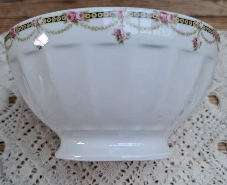 Vintage Franse porseleinen spoelkom, guirlandes roze roosjes, Antiek en Kunst, Ophalen of Verzenden