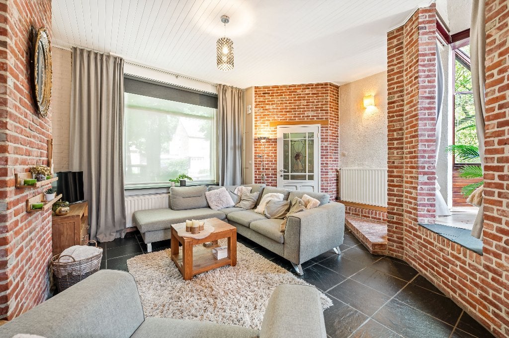 Gezellige inboedel met teakhouten kasten, tafel en hoeksalon, Huis en Inrichting, Ophalen
