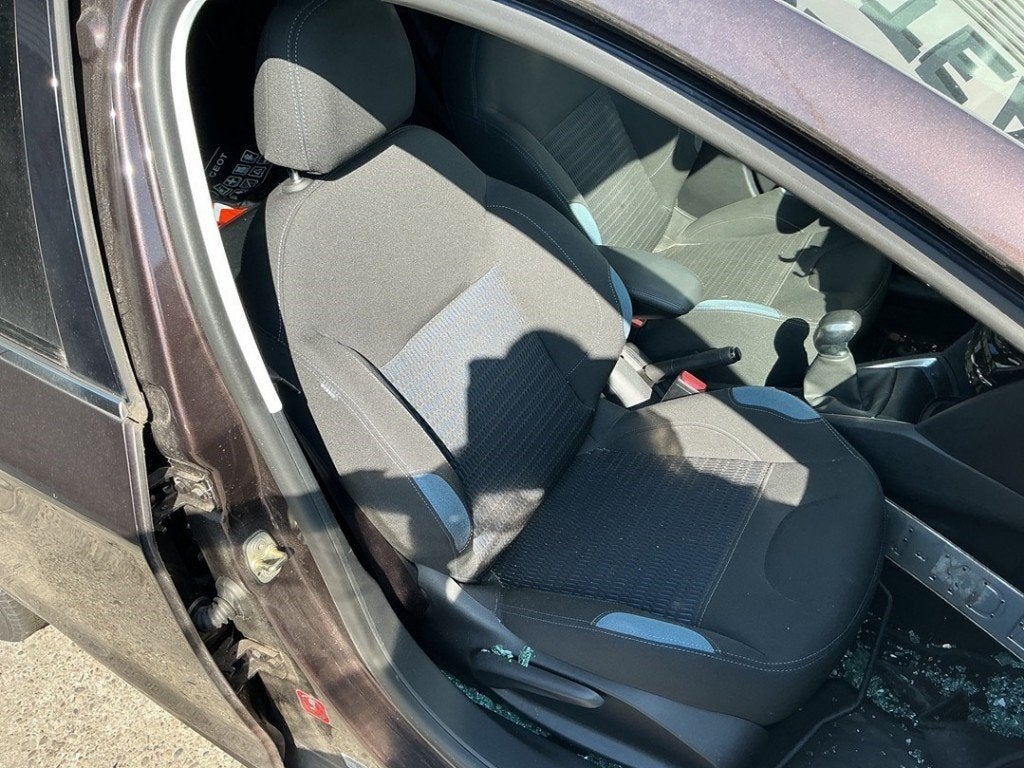 SIEGE AVANT DROIT ( PASSAGER ) 208 I (CA / CC / CK / CL), Autos : Pièces & Accessoires, Kontakt-peugeot@peugeot.com, Utilisé, Peugeot Deutschland GmbH