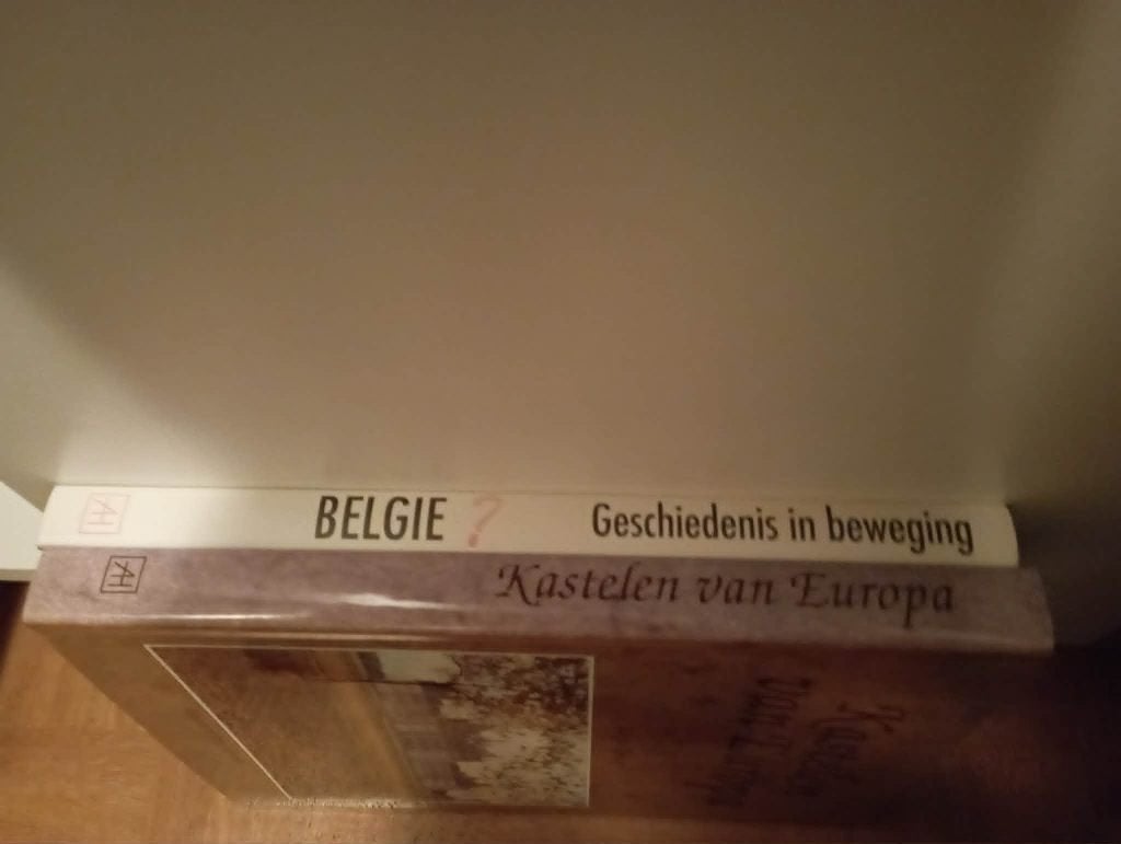 België? / Kastelen van Europa/ Artis Historia, Ophalen, Zo goed als nieuw, Prentenboek