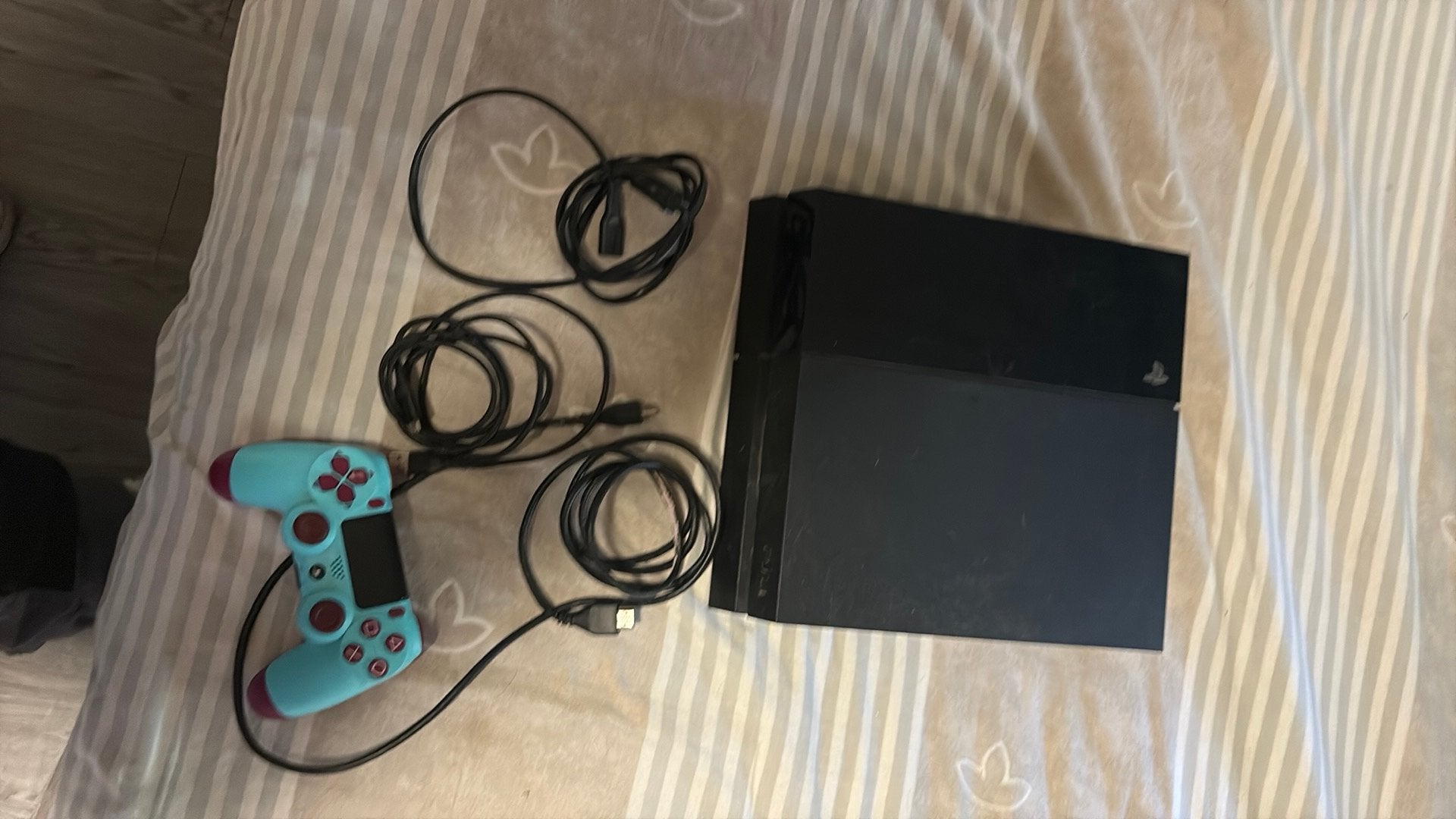 Ps4, Games en Spelcomputers, Spelcomputers | Xbox One, Ophalen of Verzenden, Zo goed als nieuw