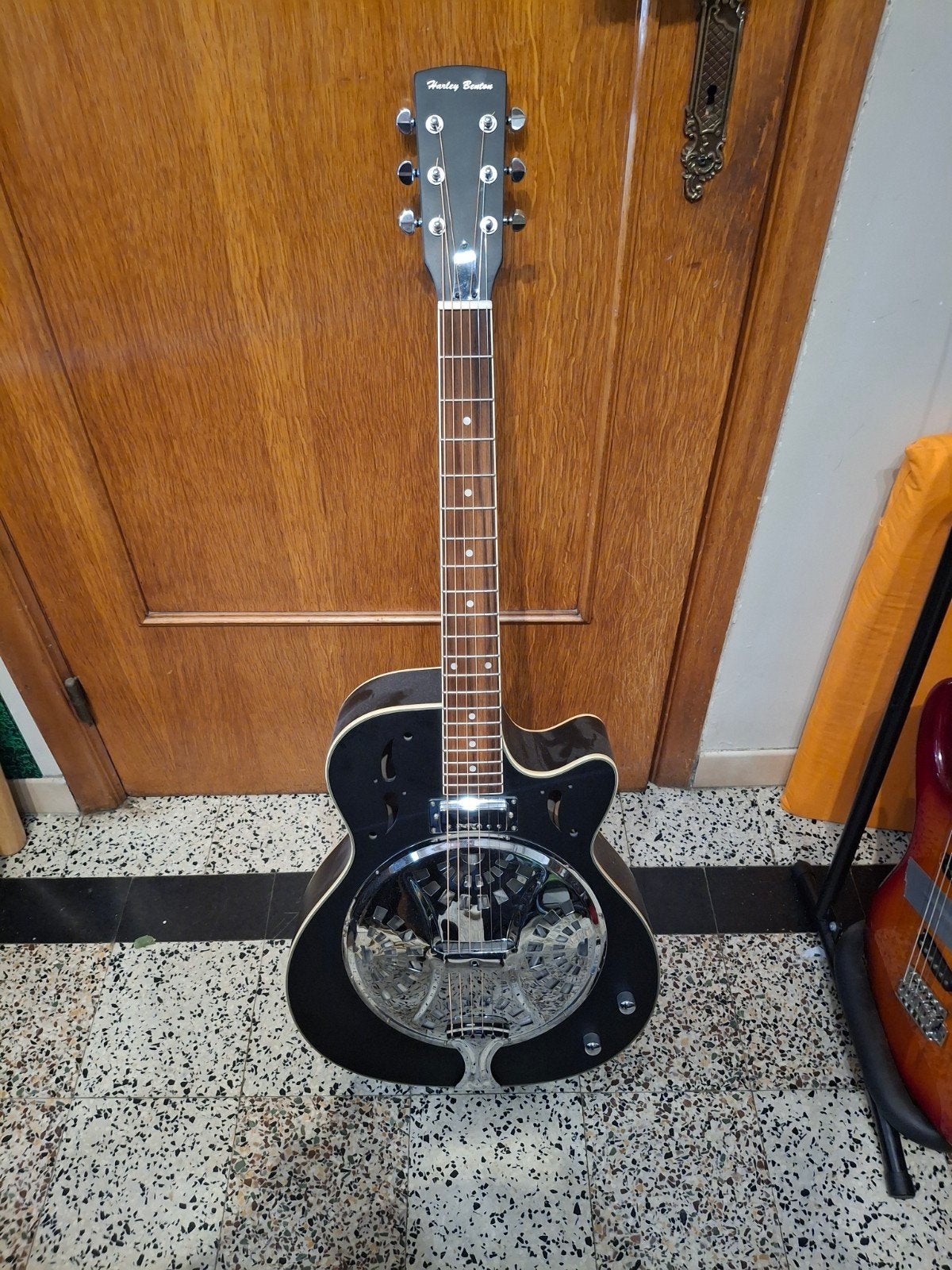 Harley benton n 150 ce bk, Musique & Instruments, Instruments à corde | Guitares | Électriques, Enlèvement