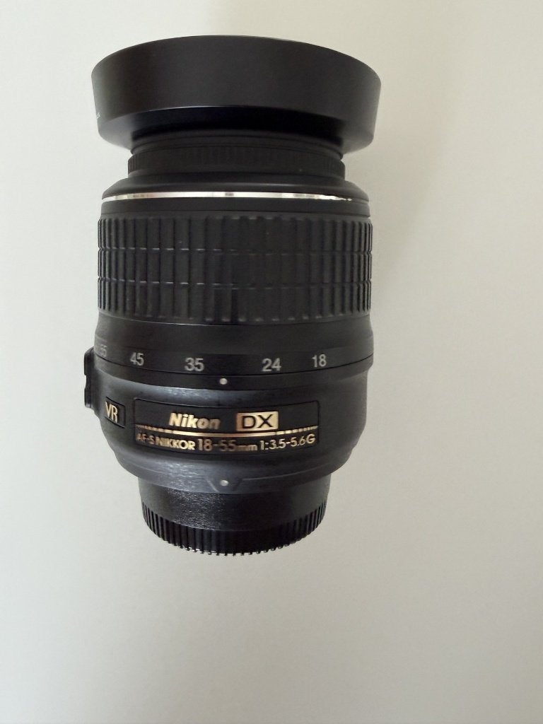 Objectif Nikon AF-S DX VR 18-55mm f.3.5-5.6G + pare-soleil, TV, Hi-fi & Vidéo, Nikon, Comme neuf, Enlèvement, Monture Nikon F