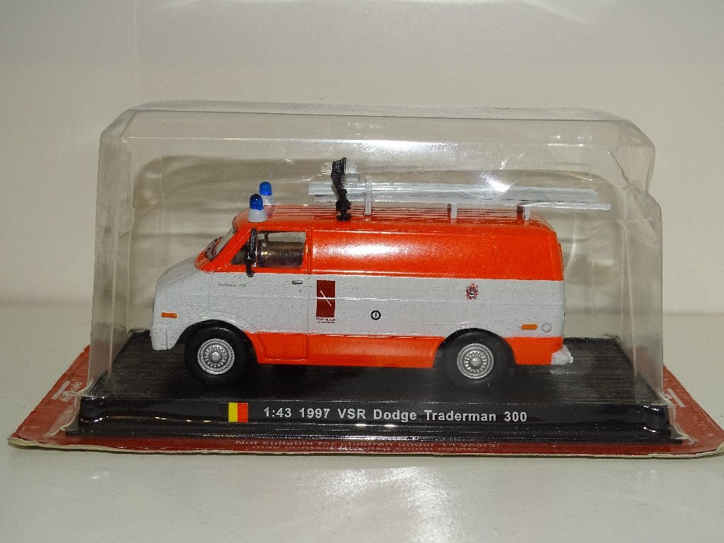 1/43 pompiers belge vsr dodge 300 brandweer stad menen, Enlèvement ou Envoi, Comme neuf, Voiture, Autres marques