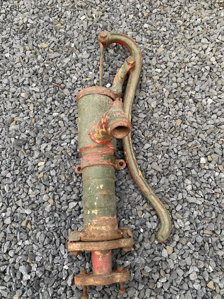 Ancienne pompe à eau, Enlèvement, Utilisé