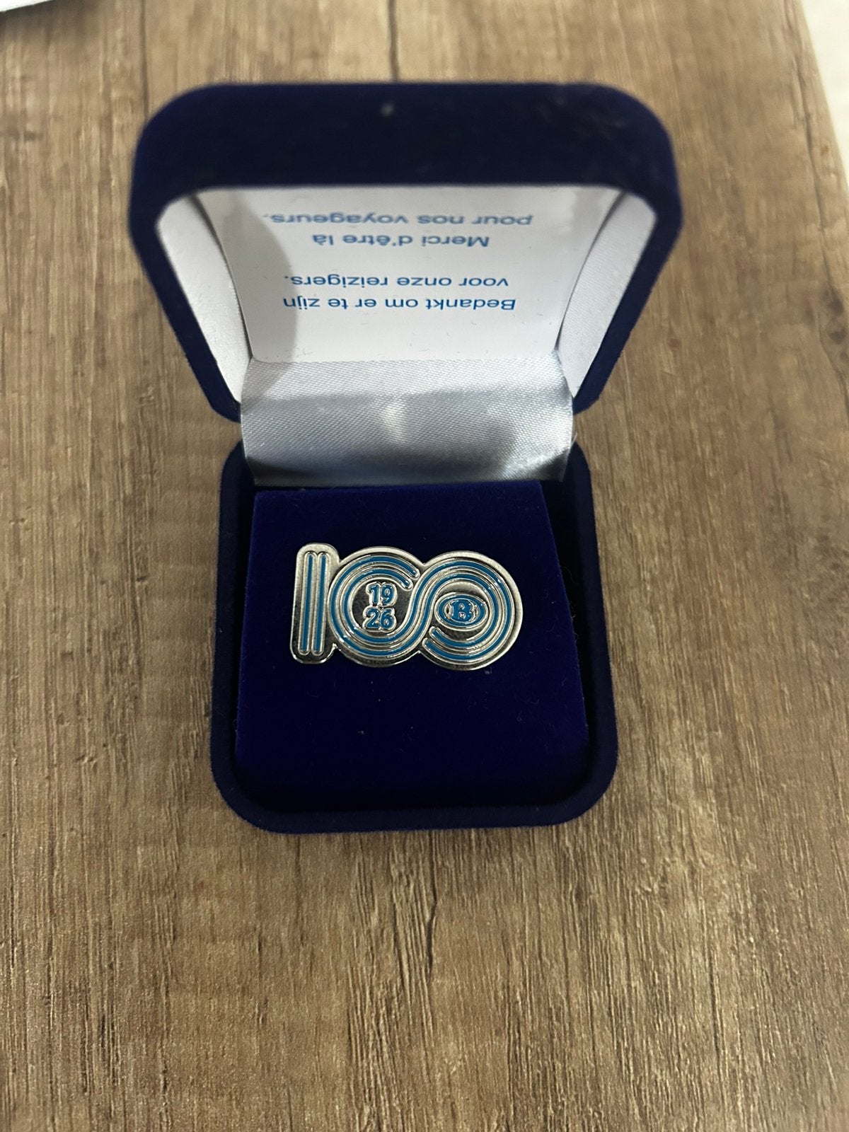 Pins SNCB 100 ans, Enlèvement