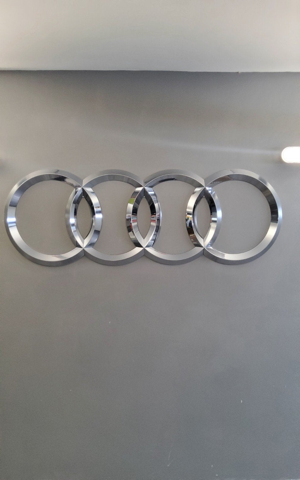 Enseigne Audi.