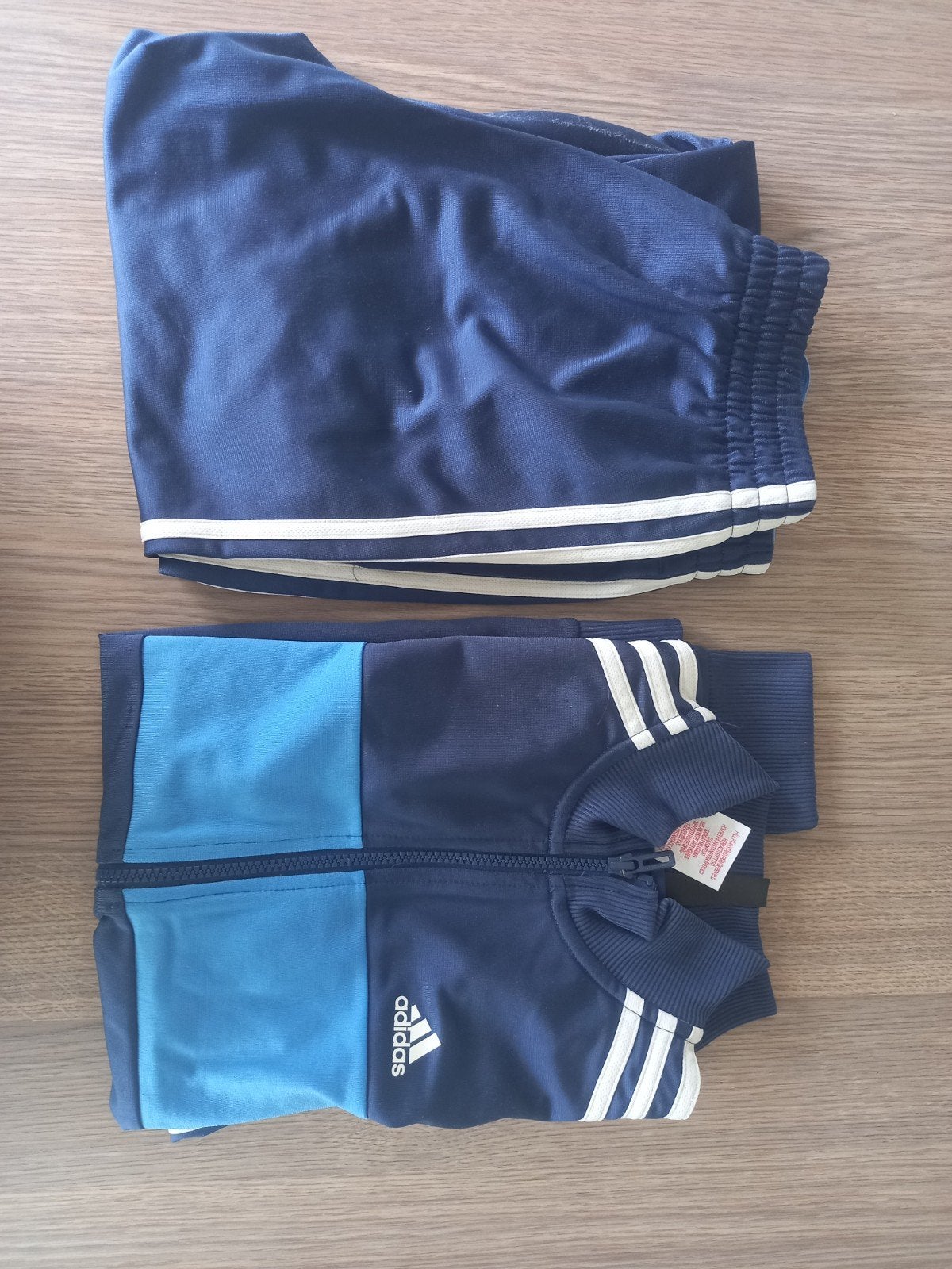 adidas training pak compleet, Kinderen en Baby's, Kinderkleding | Kinder-kledingpakketten, Ophalen, Maat 152