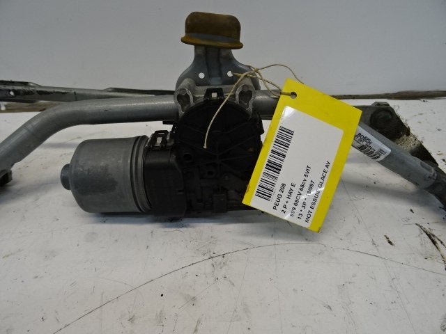 MOTEUR ESSUIE-GLACE AVANT Peugeot 208 I (CA / CC / CK / CL), Kontakt-peugeot@peugeot.com, Utilisé, Peugeot Deutschland GmbH, Bahnhofsplatz
65423  Rüsselsheim, DE