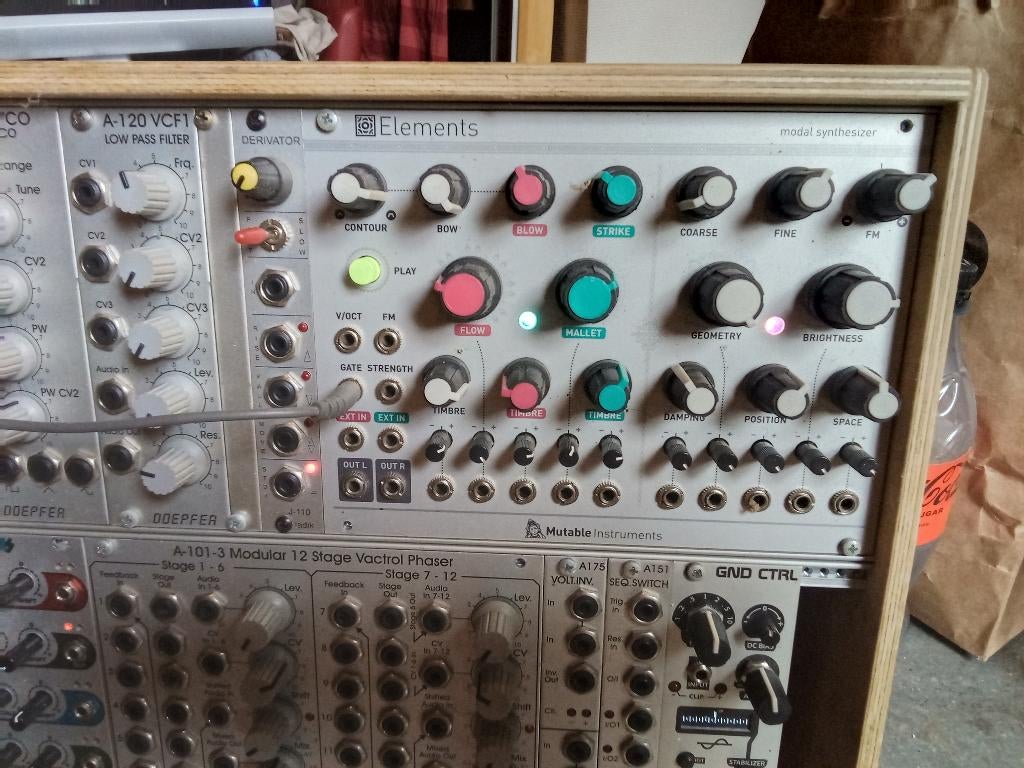 Éléments d'instruments mutables Synthèse modale Eurorack, Musique & Instruments, Modules de son, Enlèvement ou Envoi, Comme neuf