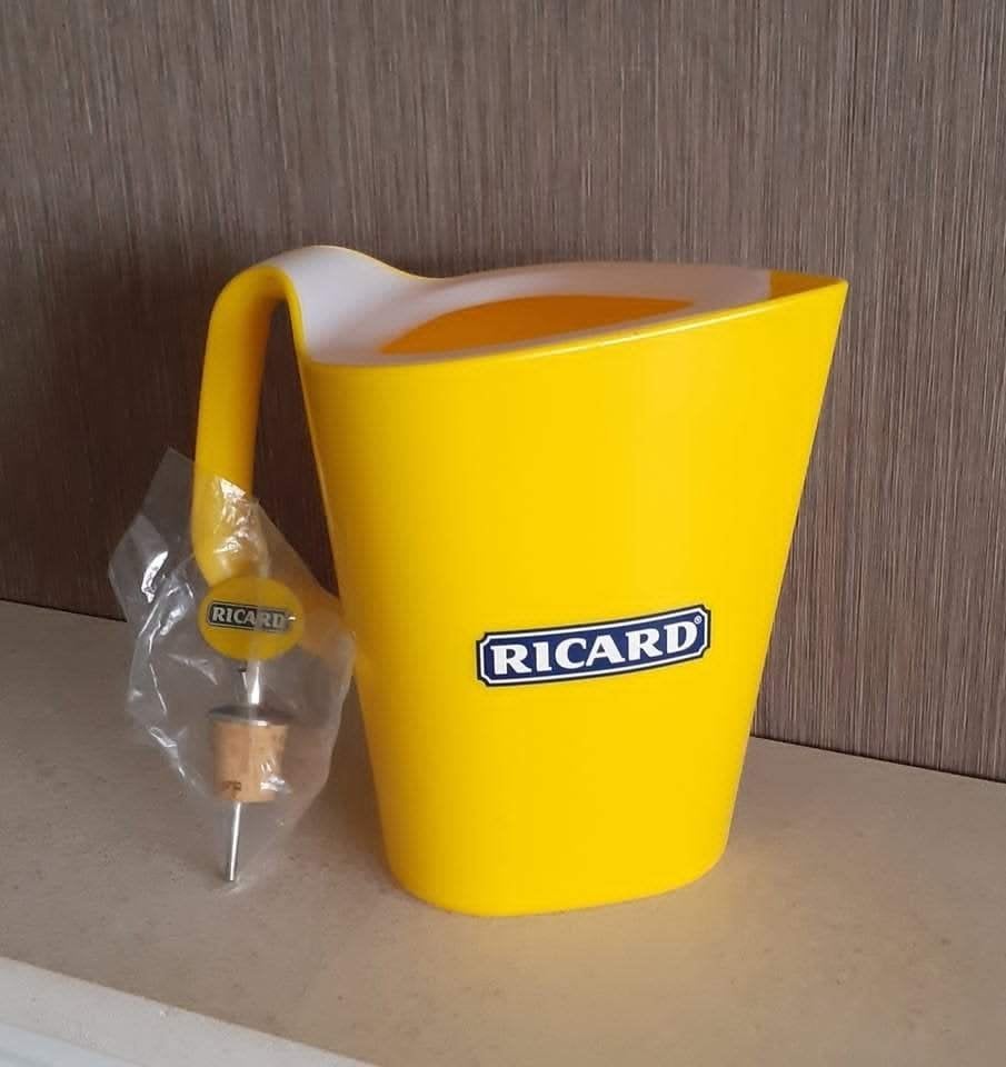 Grote gele plastiek waterkan Ricard + schenktuit, Enlèvement