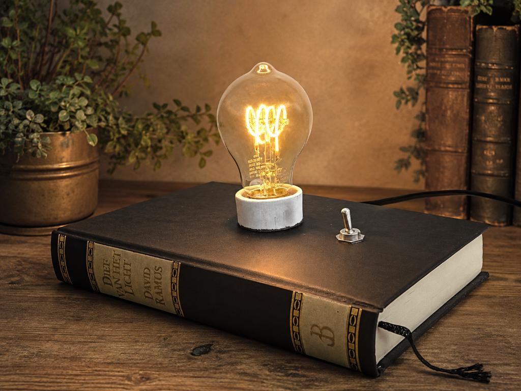 Unieke boeklamp met vintage uitstraling, Ophalen of Verzenden
