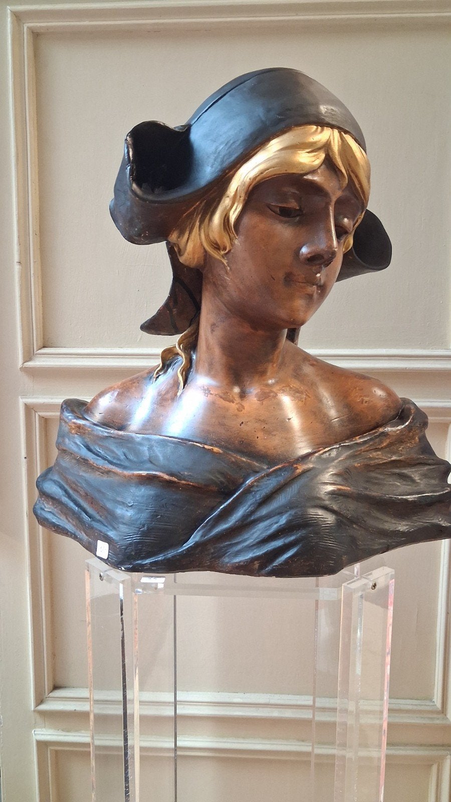 Buste de Carly, Enlèvement, Art deco, Buste