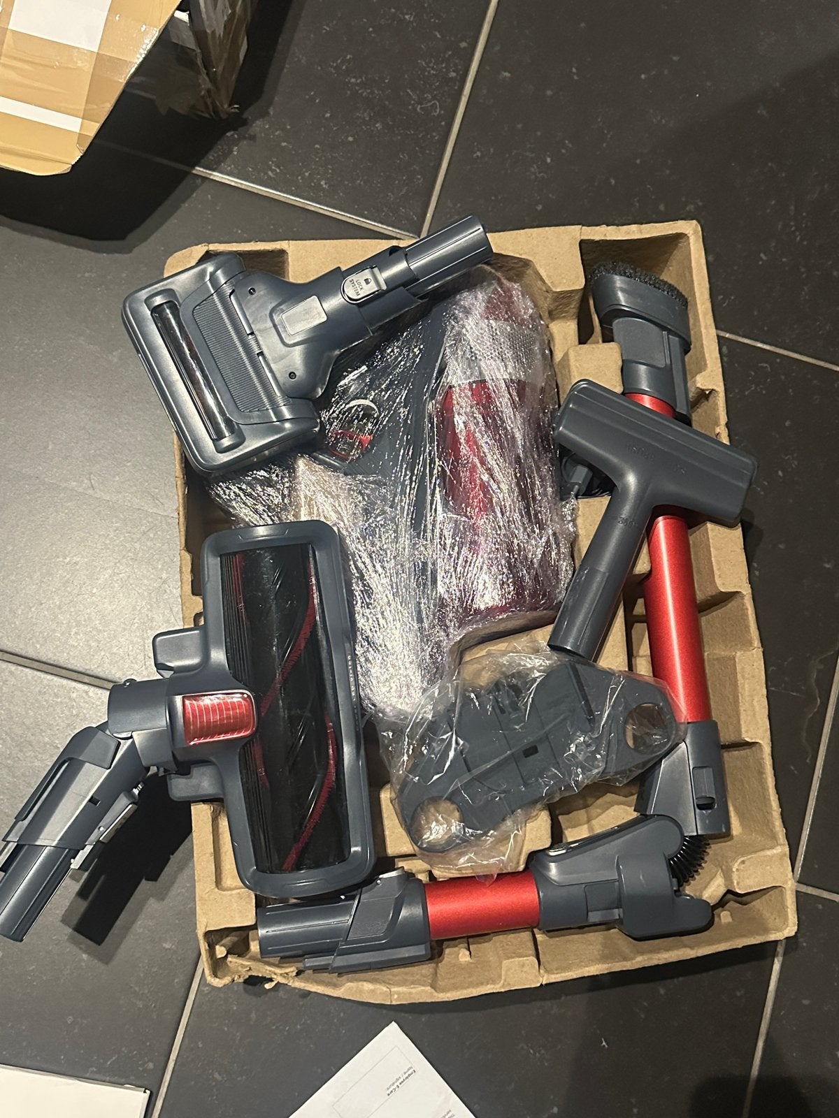 Rowenta X-Force, Envoi, Aspirateur balai, Rowenta