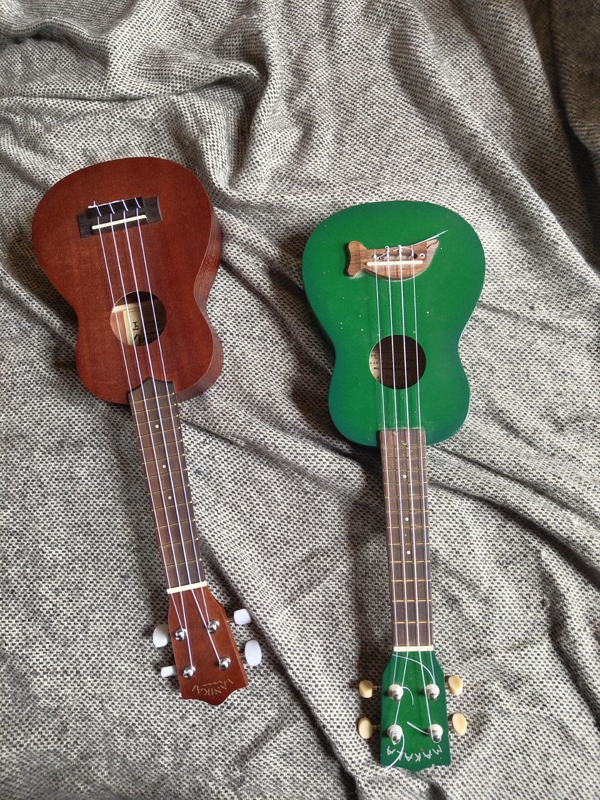 Deux ukulélés soprano, Musique & Instruments, Instruments à corde | Guitares | Basses, Enlèvement ou Envoi, Utilisé